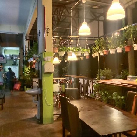 טאנה ראטה Oyo 90760 Lily Haven Hotel מראה חיצוני תמונה