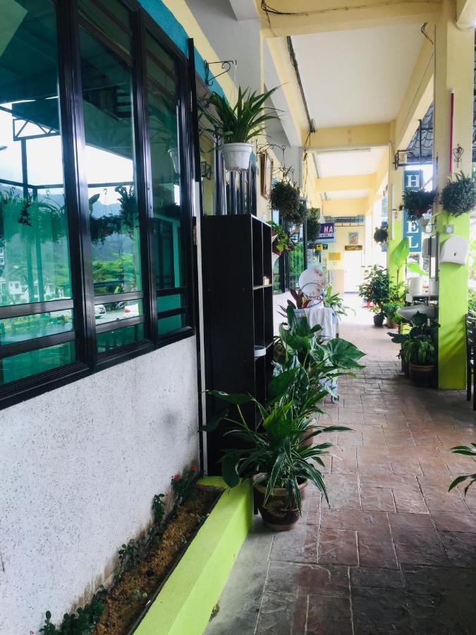 טאנה ראטה Oyo 90760 Lily Haven Hotel מראה חיצוני תמונה